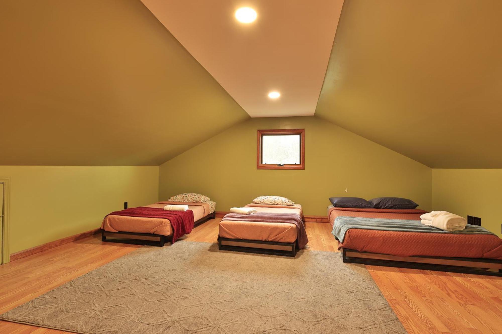 The Chariot - Creek Front With Hottub, Fire Pits, Billiards, Ev Charger - Sandalwood Stays Blue Ridge Eksteriør bilde
